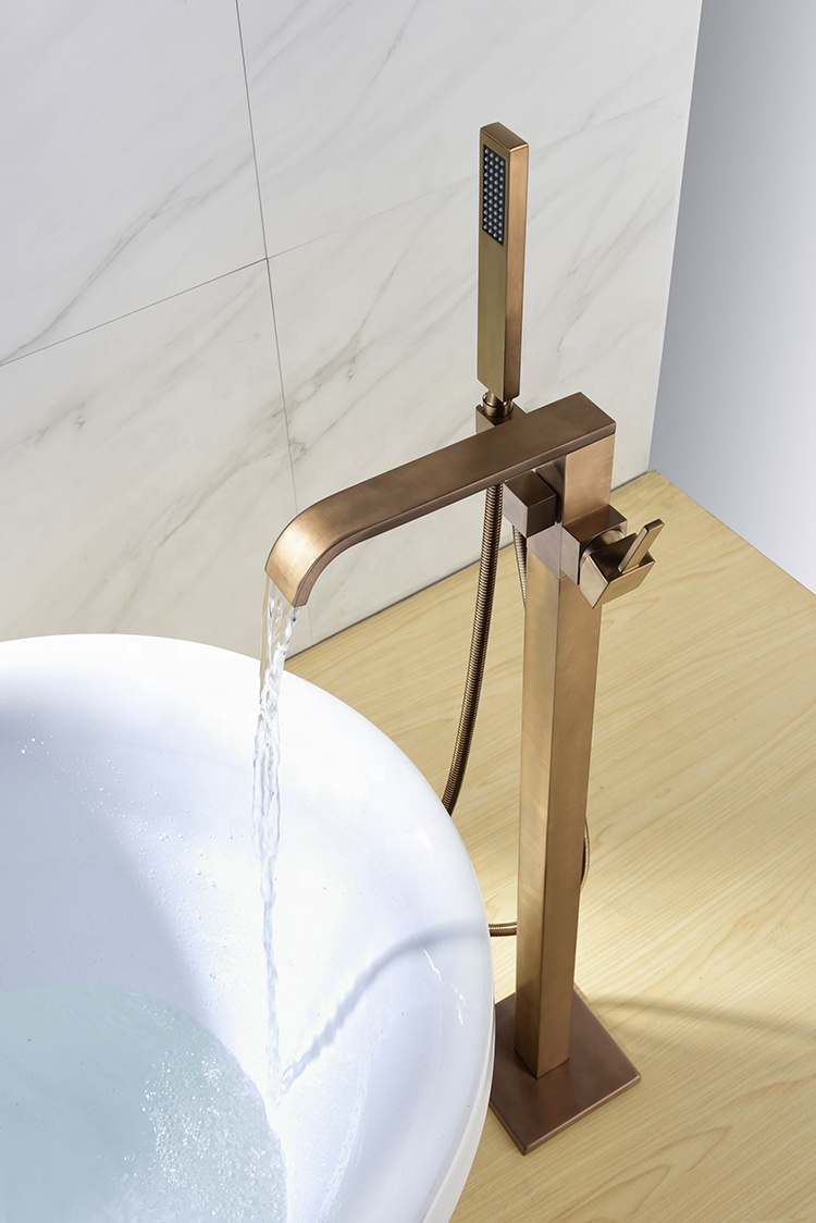 صنبور حوض استحمام قائم بذاته بتصميم إيطالي معاصر مجاني ، صنبور حوض استحمام ، صنابير حشو ، مجموعة دش